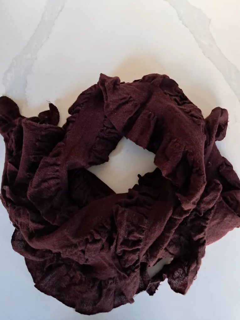 💚Unique Dark Brown Ruffled Scarf image indicator(2)