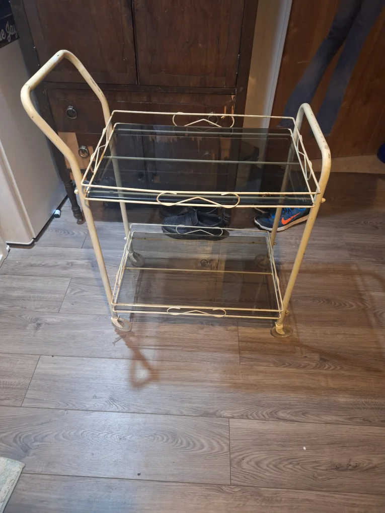 Vintage Two-Tier Serving Cart image indicator(3)