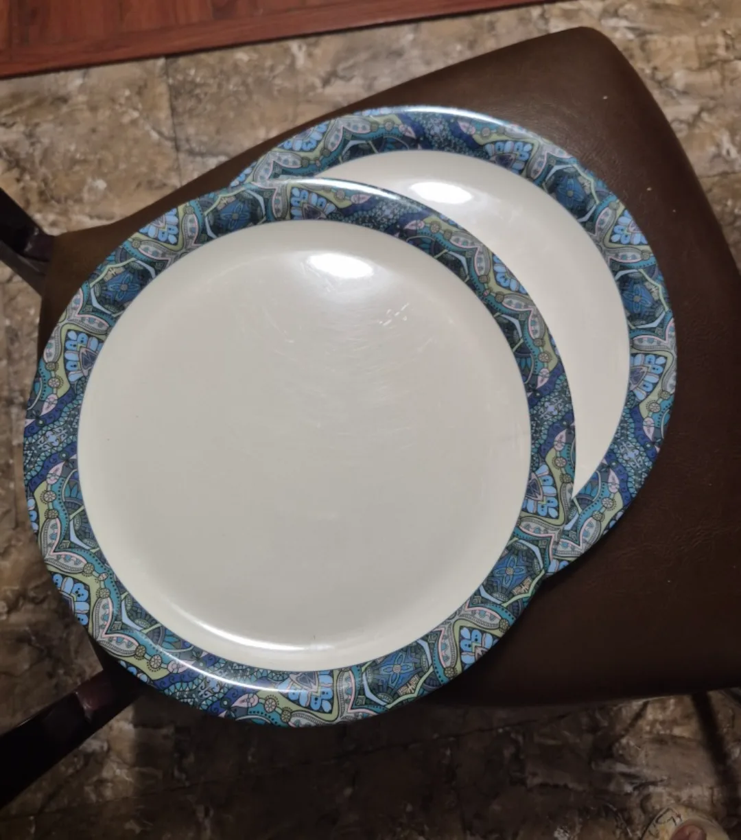 Set of Two Decorative Dinner Plates image indicator(2)