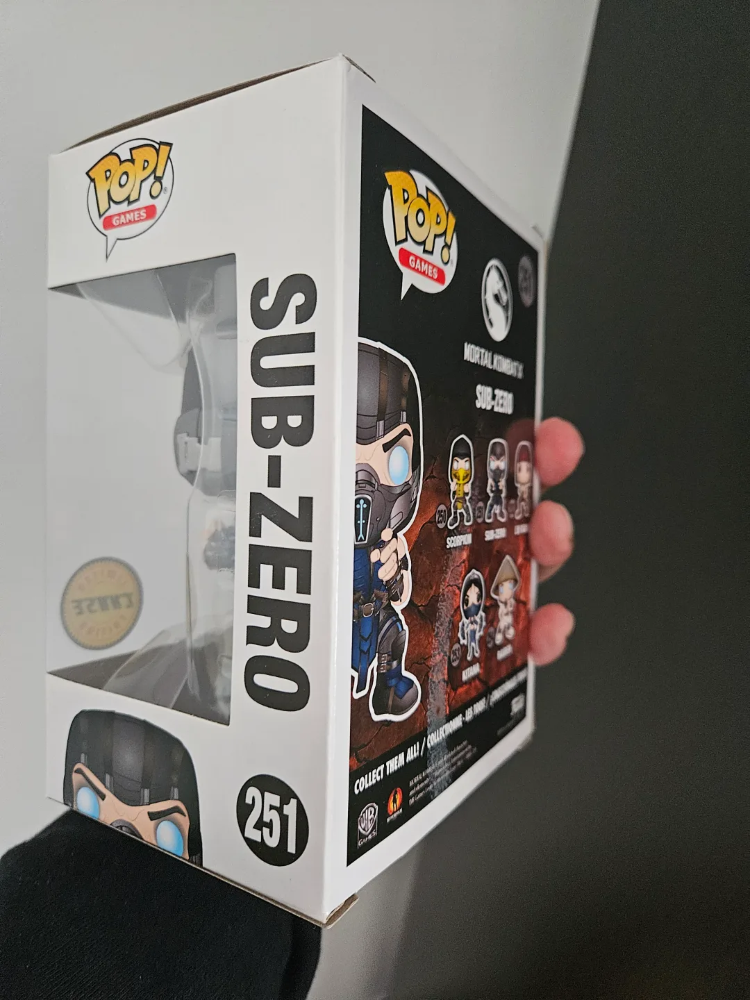funko pop sub zero Chase (251) image indicator(3)