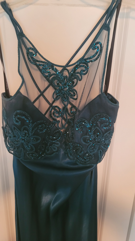 Gorgeous Teal Beaded Evening Gown - photo 2