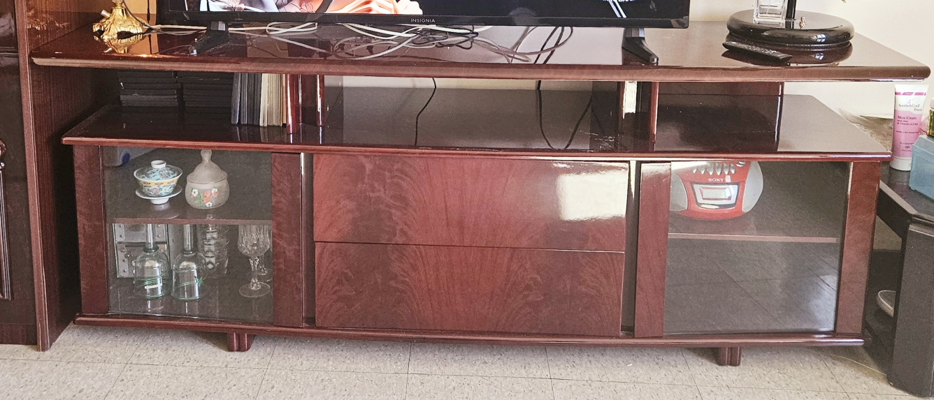 Solid TV Stand/cabinet with Glass Doors, Drawers Needs Screws💚 - photo 2