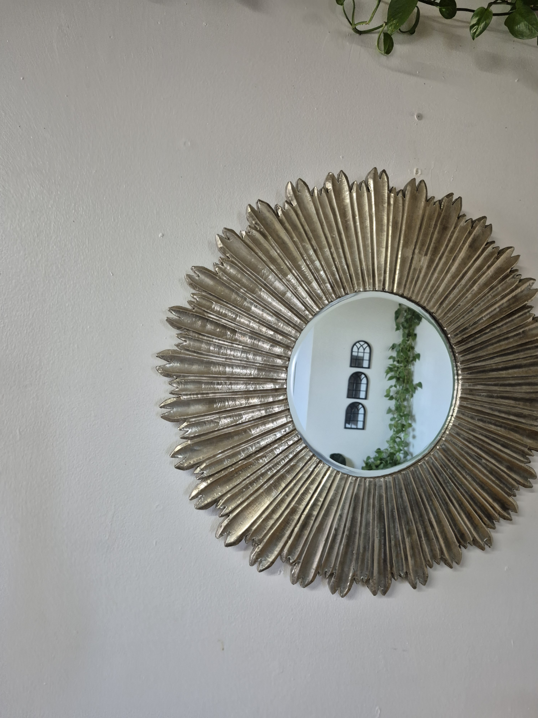 Sunburst Mirror - Gold Metal Wall Decor - photo 4