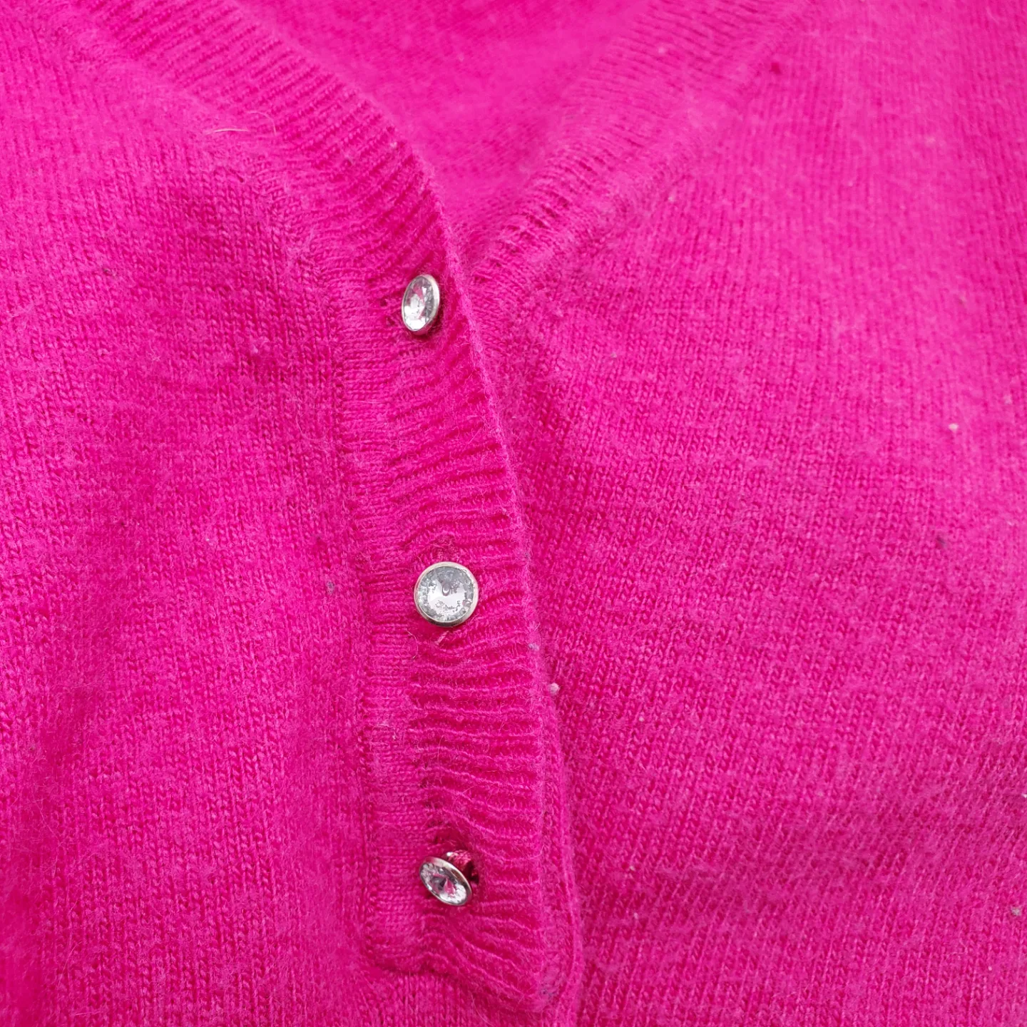 BCBGMAXAZRIA Pink V-Neck Sweater 💚 image indicator(6)