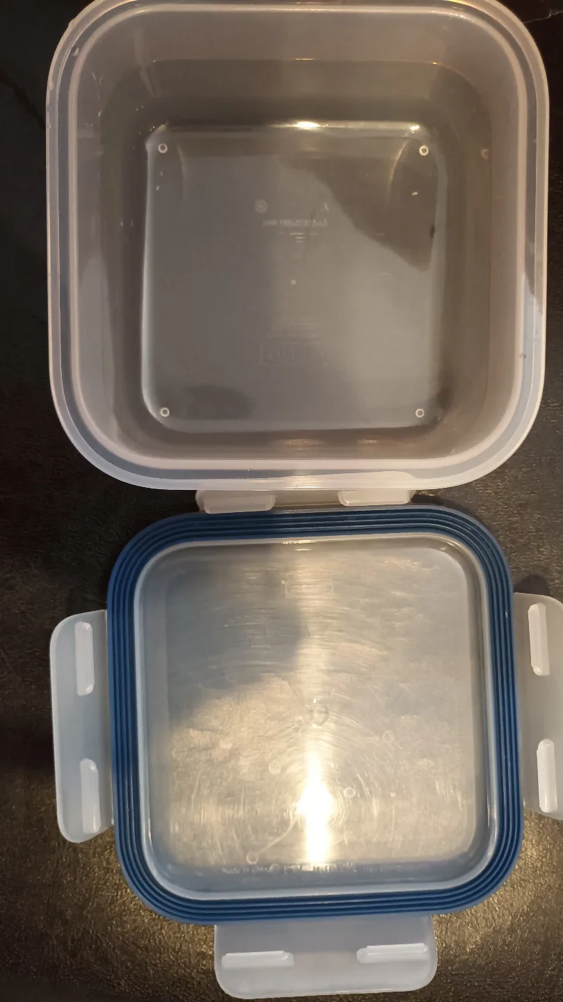 IKEA ㅡSet of 3 Square Glass Food Storage Containers with Lids image indicator(3)