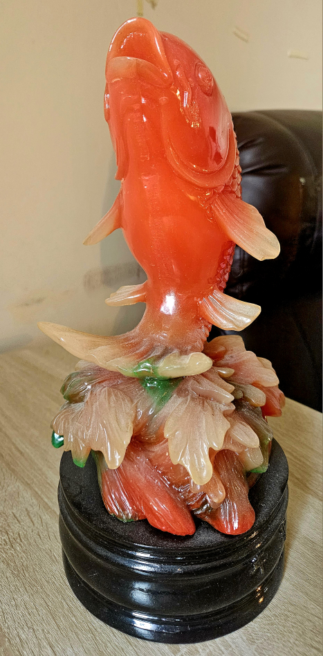 Decorative Chinese Koi Fish Sculpture On Black Base💚