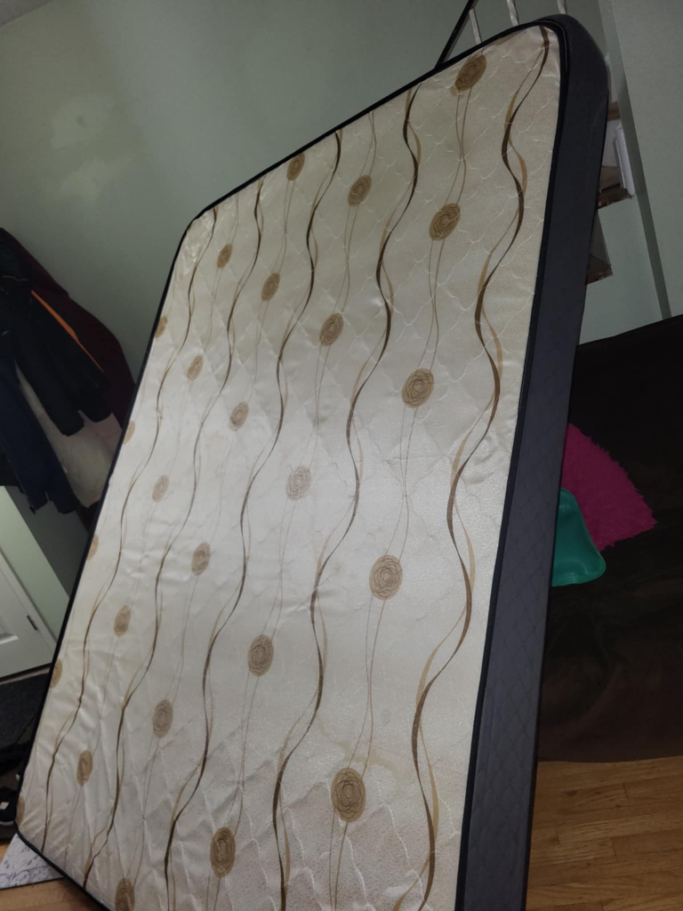 Queen Mattress - photo 3