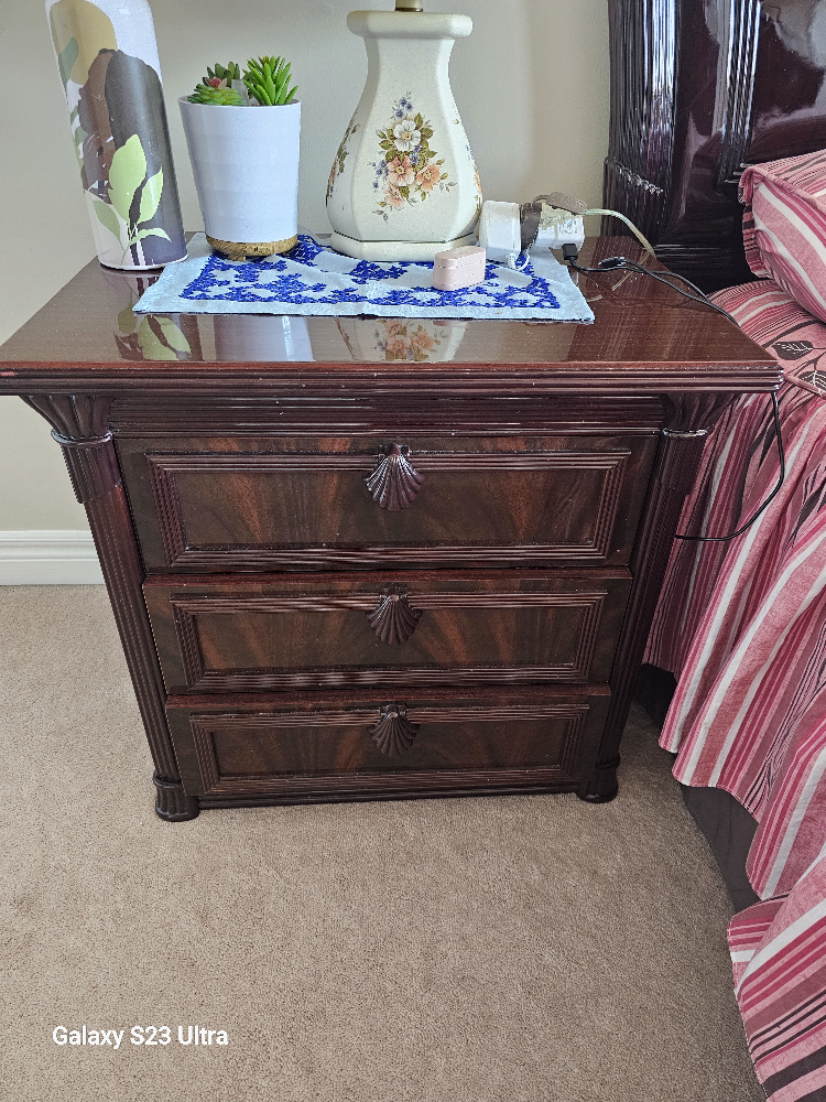 Queen bedroom set