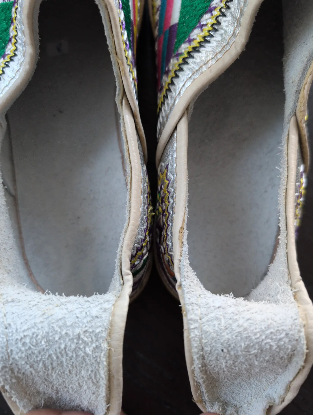 BRAND NEW - Embroidered Moroccan Babouches Slippers image indicator(6)