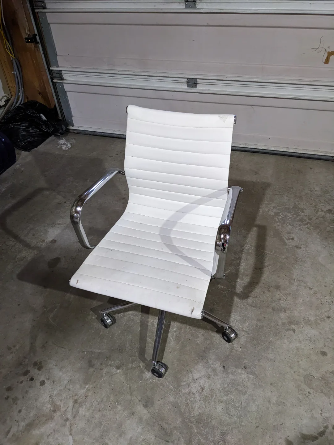 White Office Chair with Chrome Base image indicator(3)