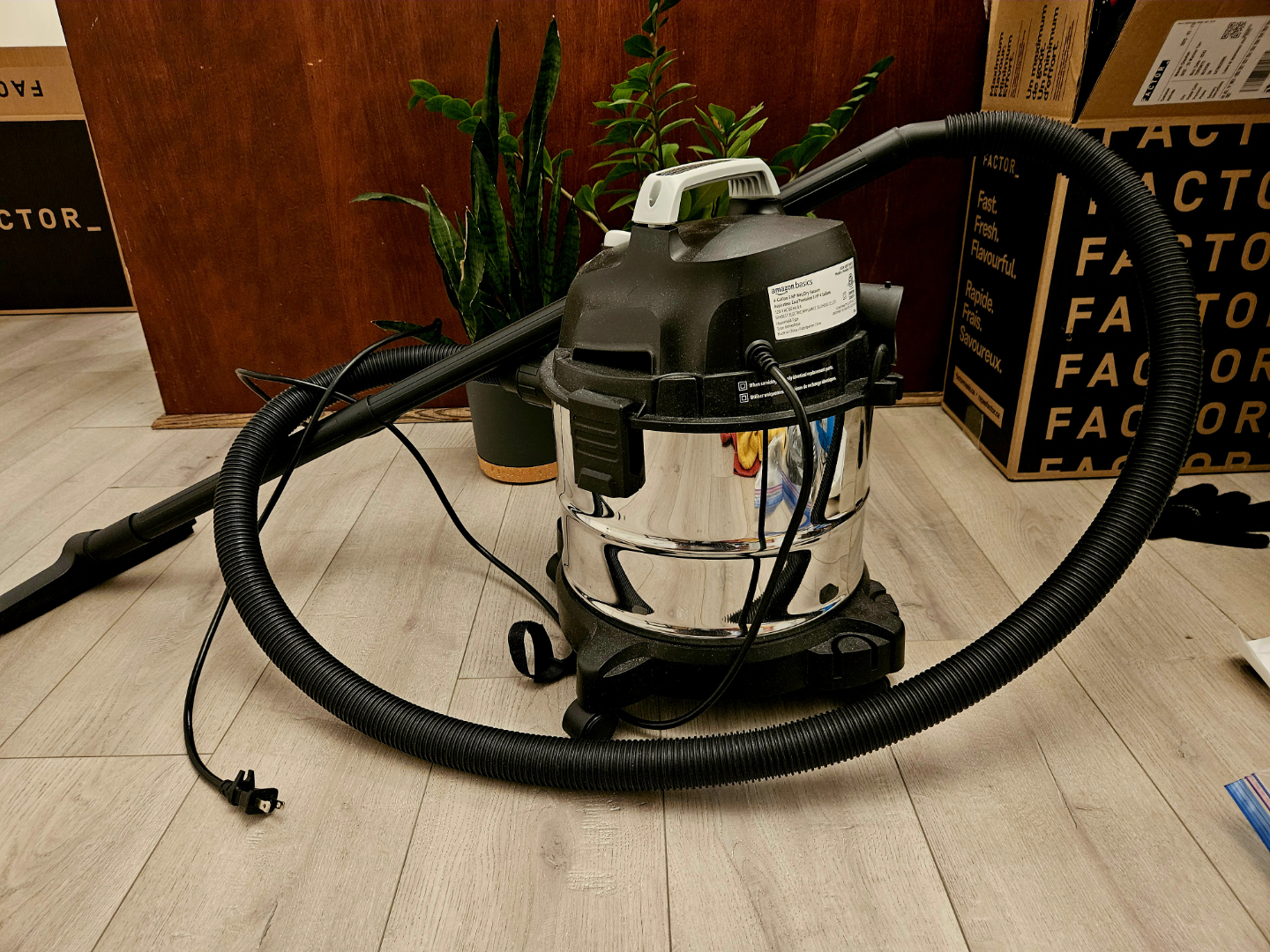 Moving Out Sale‼️ Stainless Steel Wet/Dry Vacuum Cleaner
