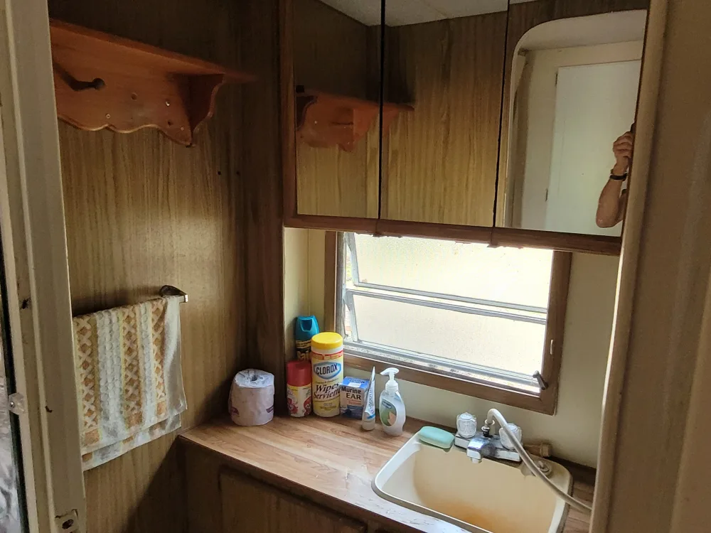 30 ft trailer with roof good condition image indicator(9)