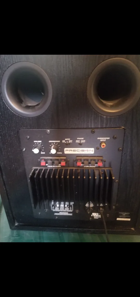 Precision Powered Subwoofer image indicator(2)