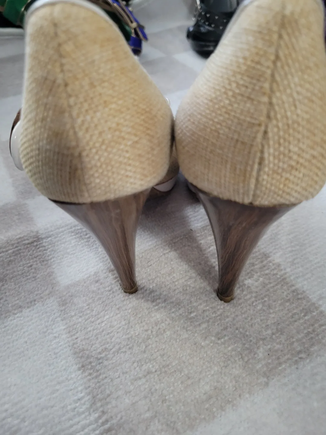 Charles David image indicator(2)