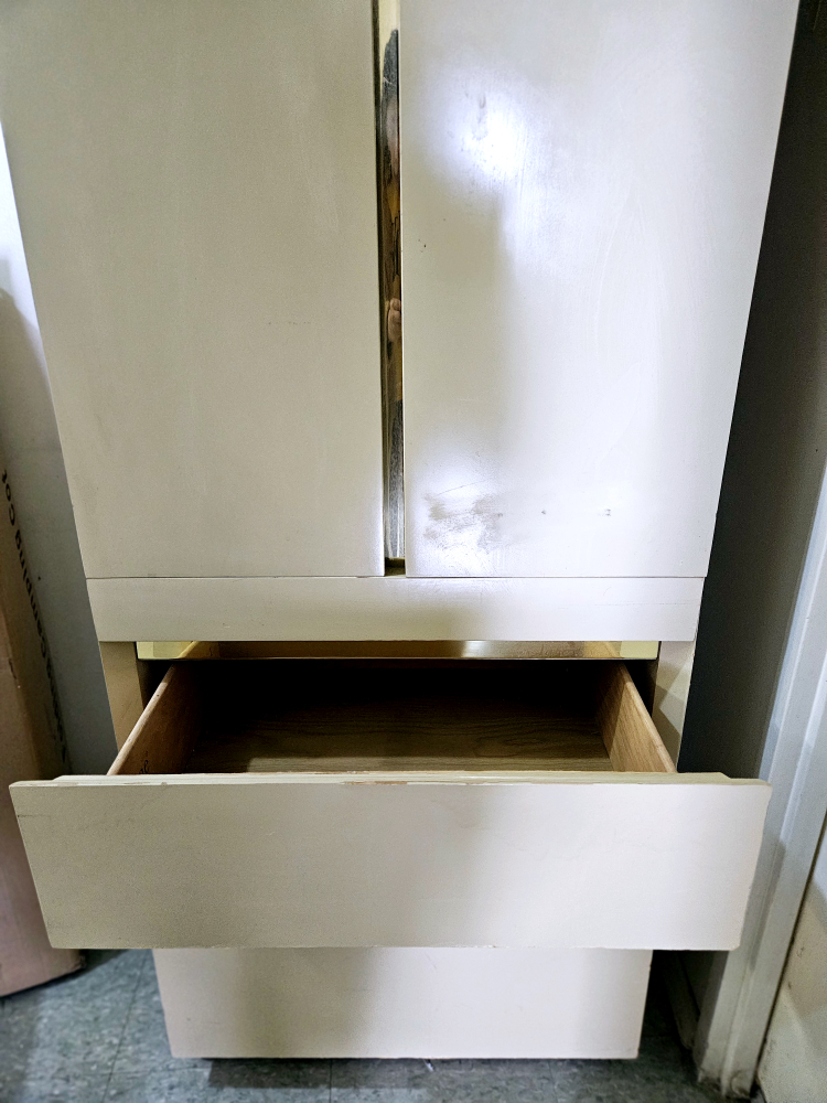 Tall Beige Dresser With 3 Drawers 2 Ft W X 18" D X 6'6" H💚 - photo 4