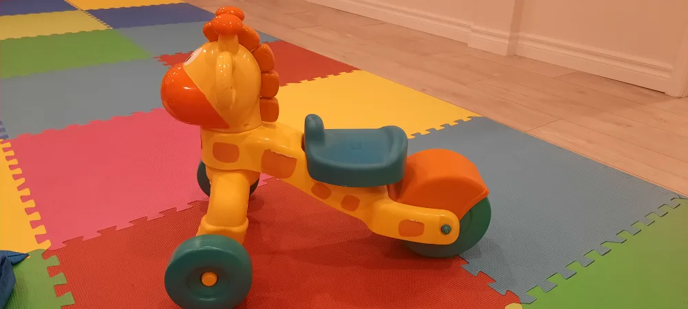 Little Tikes Giraffe Ride-On Toy image indicator(2)
