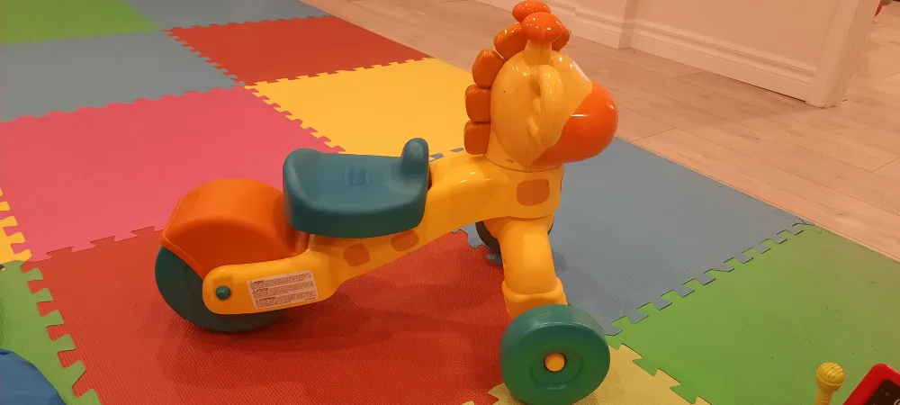Little Tikes Giraffe Ride-On Toy image indicator(3)