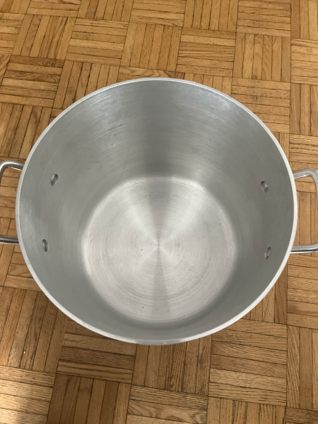 Large Aluminum Stock Pot with Lid - photo 3