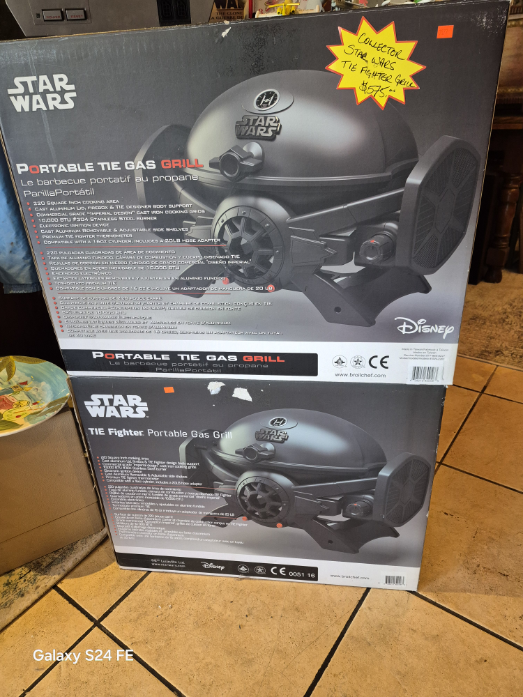 Star Wars™ TIE Fighter Portable Gas Grill