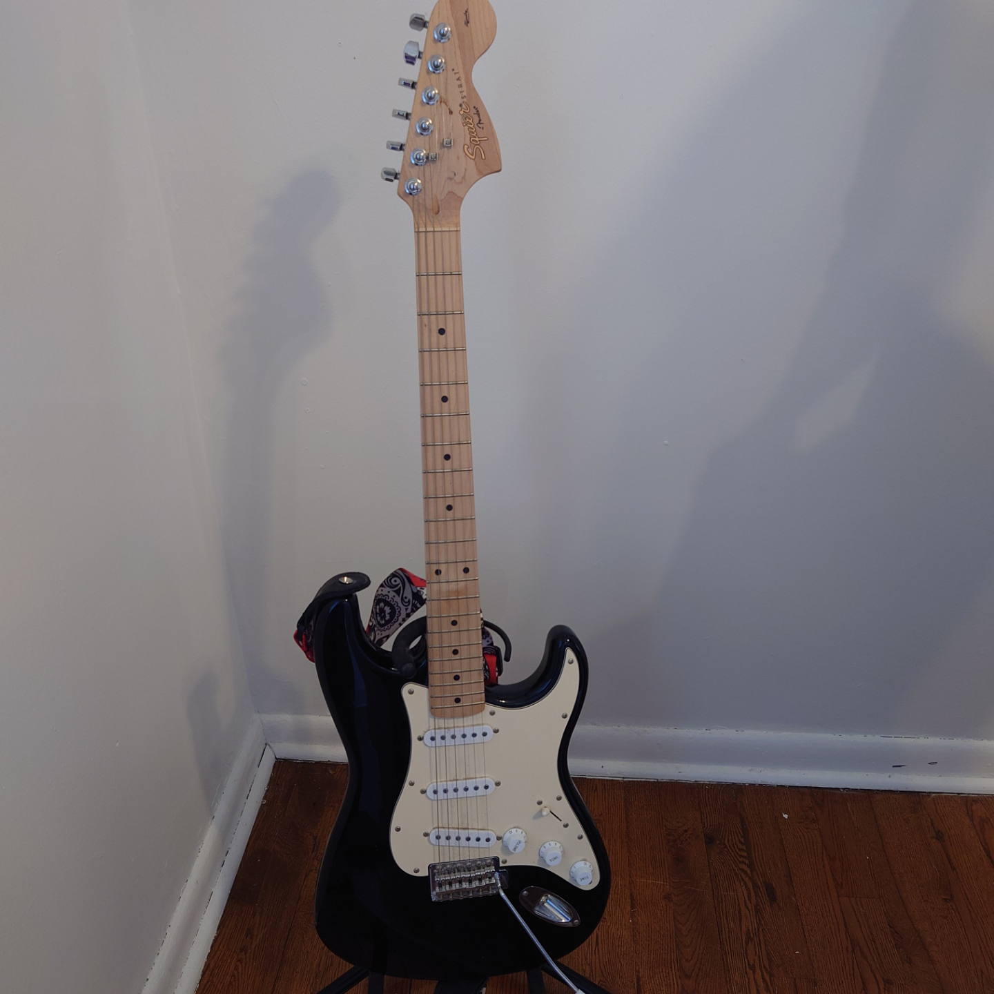 Squier Stratocaster Electric Guitar - Black - photo 2