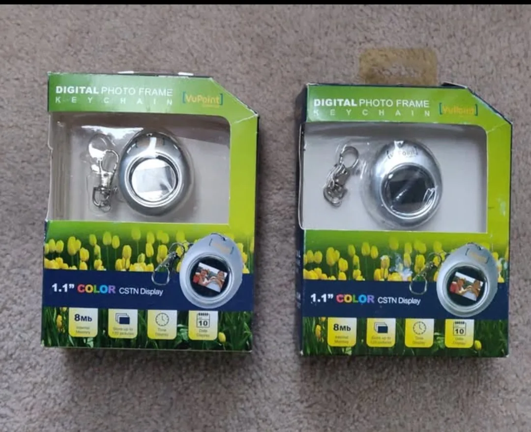 Two VuPoint Digital Photo Frame Keychains thumbnail