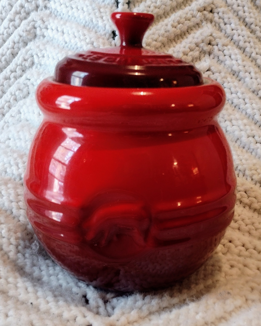 Le Creuset Stoneware Sauce Pot W/Lid Cerise Red Pig BBQ Ceramic
