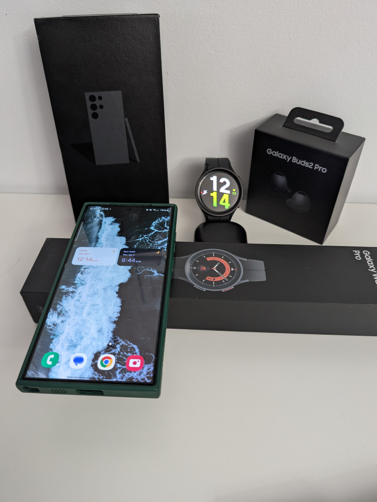Samsung Galaxy S24 Ultra Bundle - Phone, Watch5 Pro, Buds2 Pro
