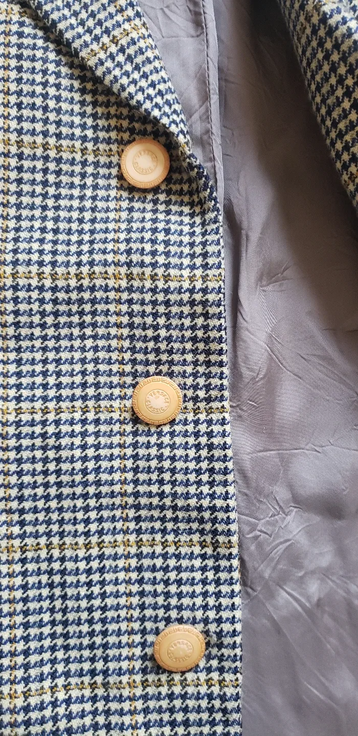 Vintage Versace Houndstooth Blazer - 80s Designer Gem image indicator(7)