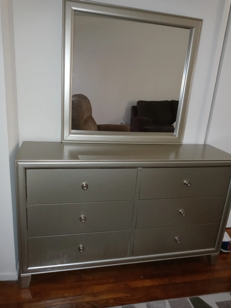 Champagne Gold 6-Drawer Dresser with Mirror