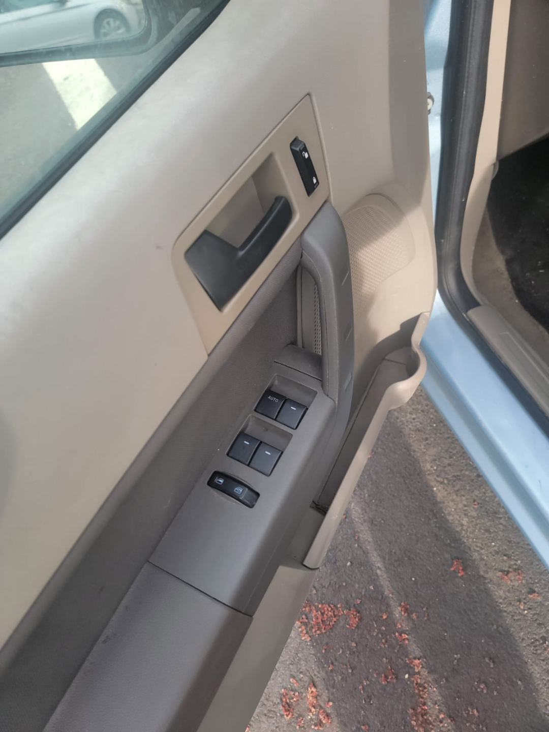 2008 Ford Focus Sedan - Light Blue - photo 5
