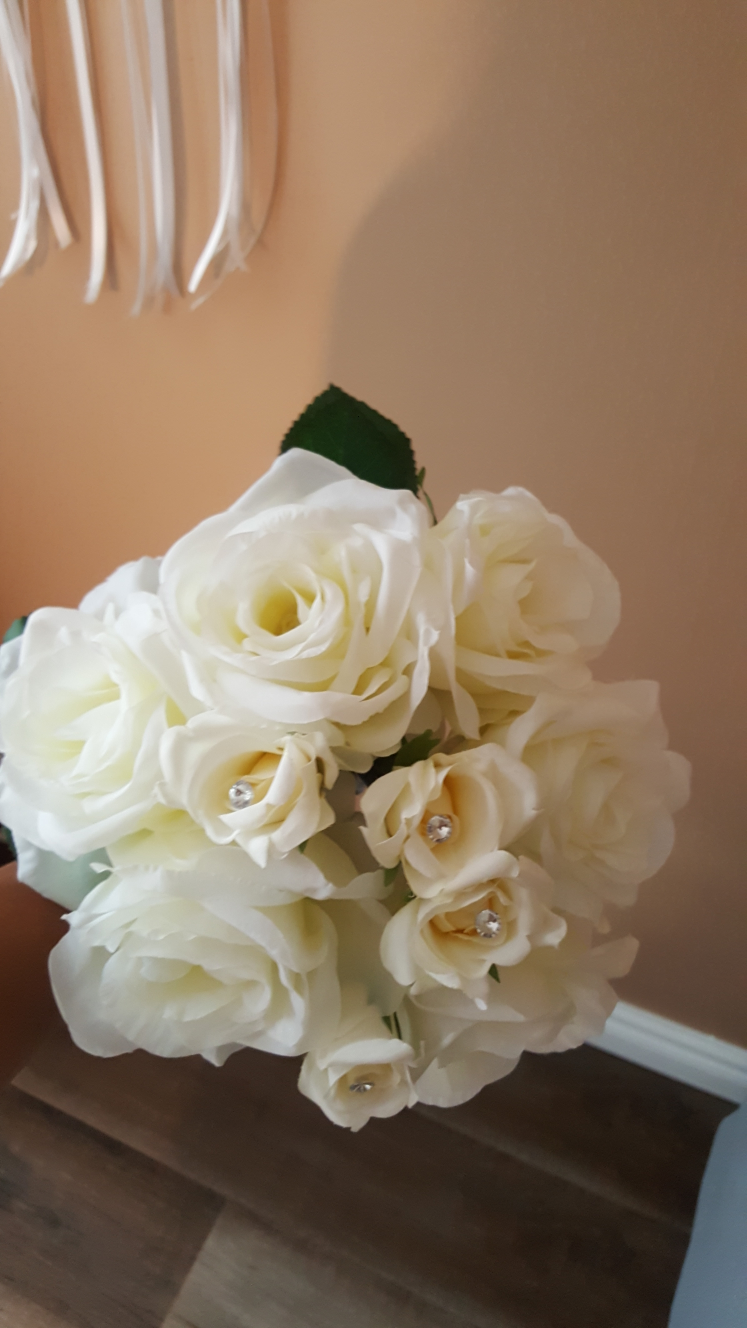 Beautiful Artificial Bridal Bouquet $30 each - photo 2