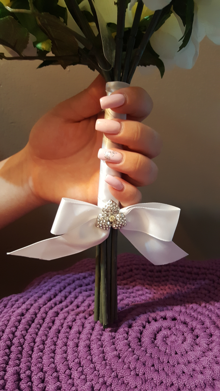 Beautiful Artificial Bridal Bouquet $30 each - photo 3
