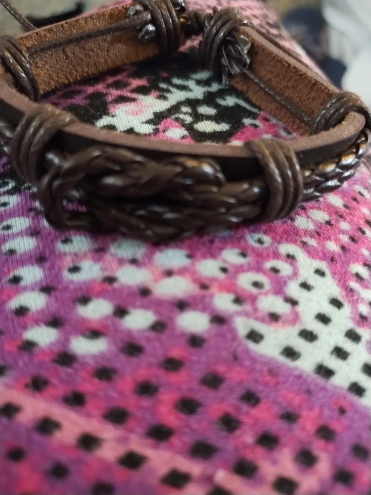Brown Leather Bracelet image indicator(2)