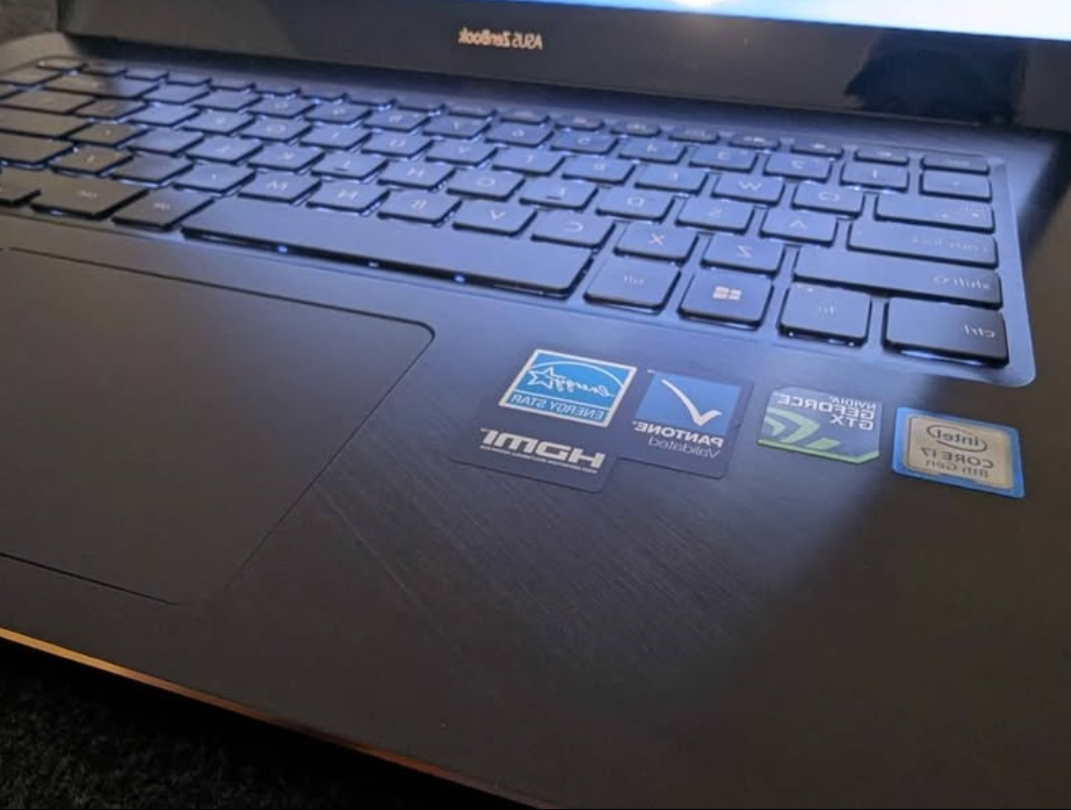 ASUS Zenbook Laptop - Excellent Condition - photo 5