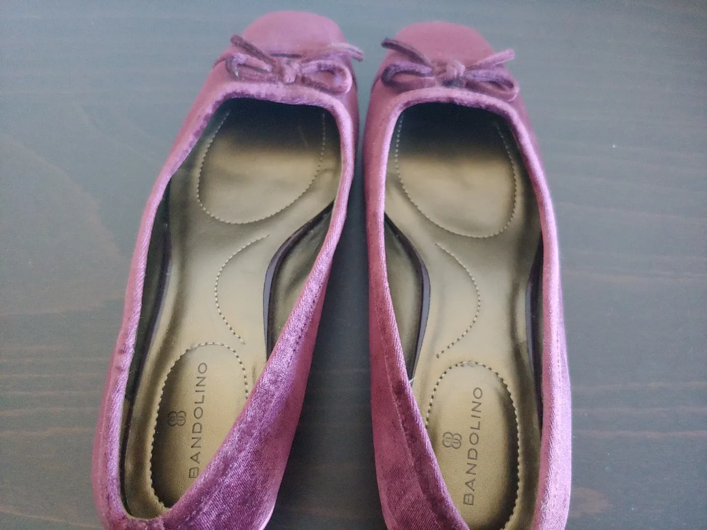 Bandolino Cranberry Velvet Block Heel Shoes-size 7 image indicator(9)