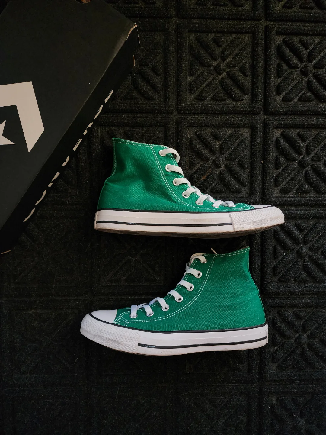 Amazon Green Converse image indicator(3)