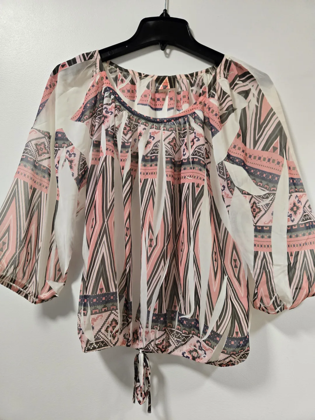 Pretty Good Girl Blouse - Size Small - Peach & Grey Pattern thumbnail