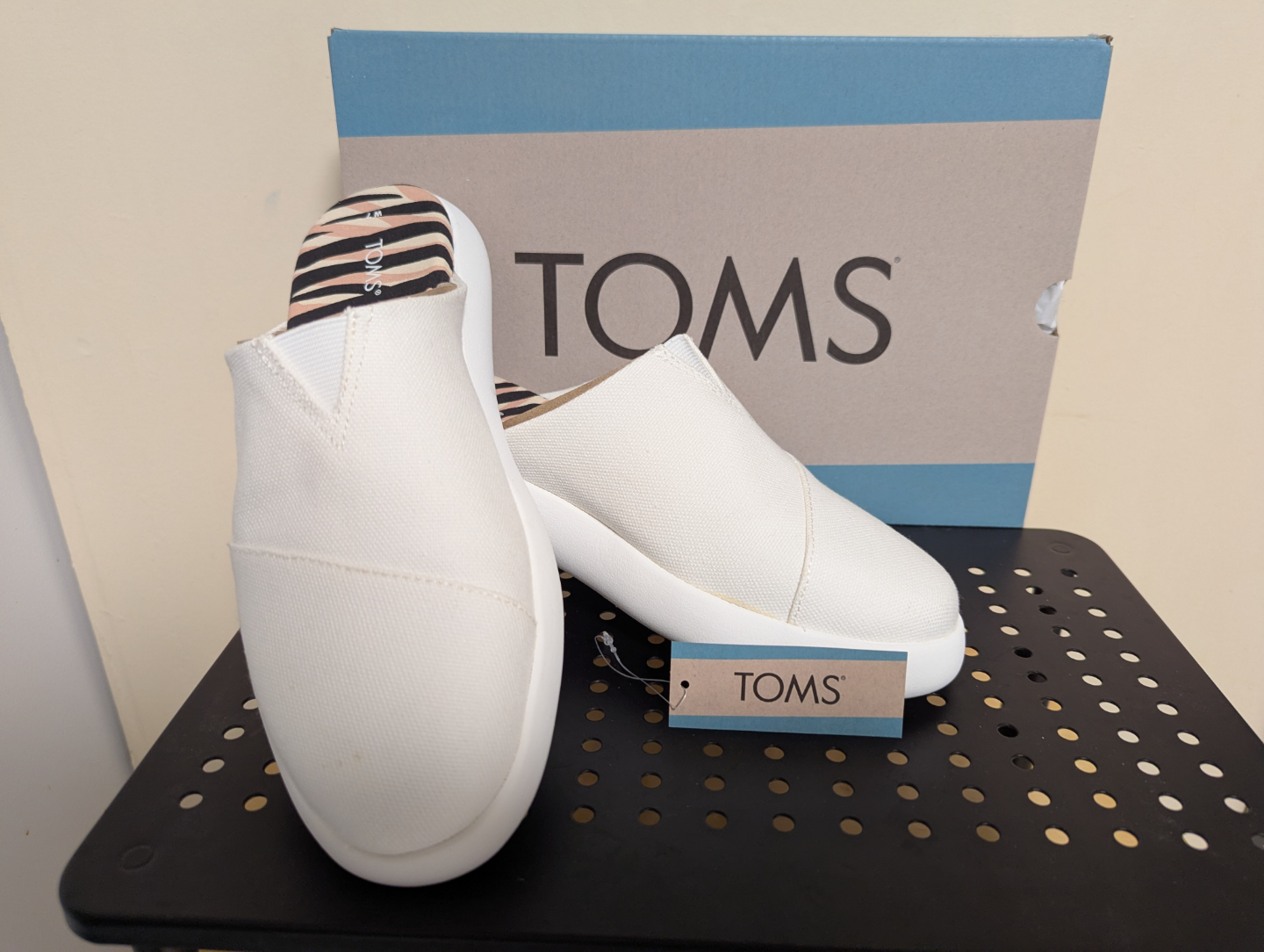 TOMS Slip On Sandal/Shoes - NEW