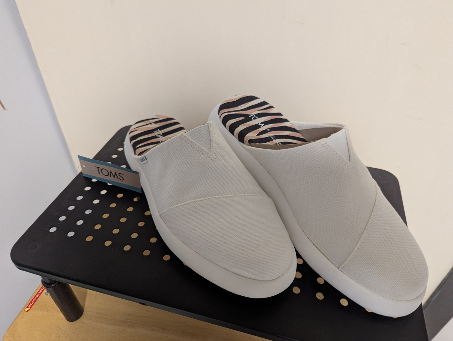 TOMS Slip On Sandal/Shoes - NEW - photo 4