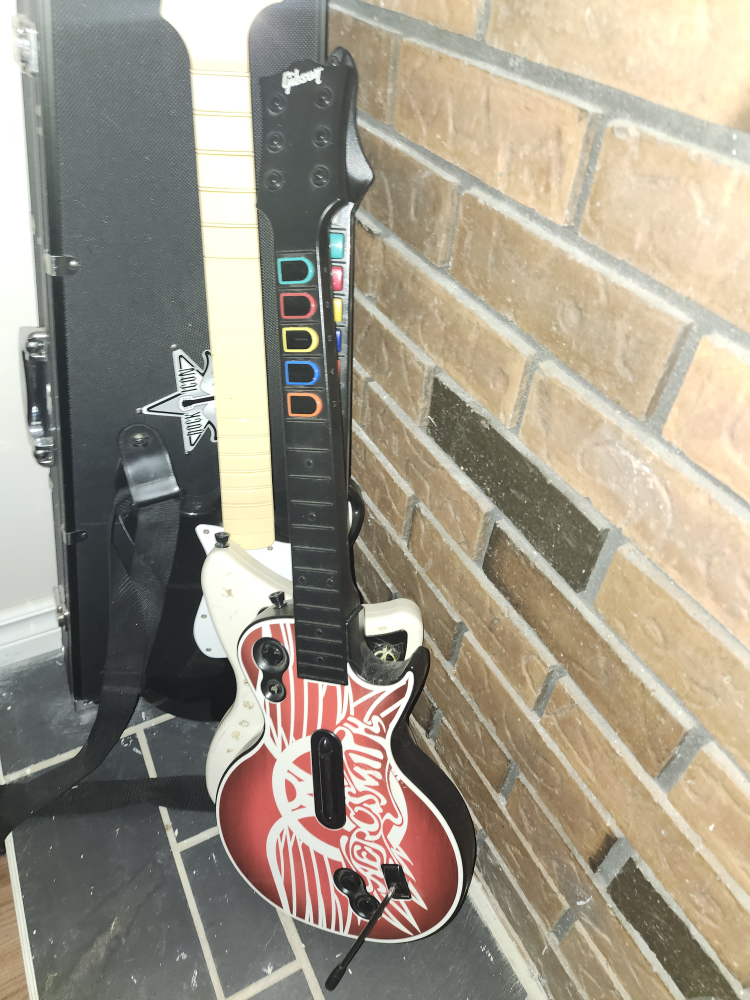 Guitar Hero & Rock Band Wireless Instruments Bundle - photo 4