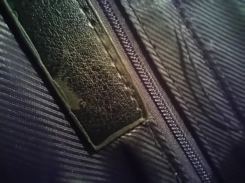 Authentic Gucci Black Leather Handbag image indicator(7)
