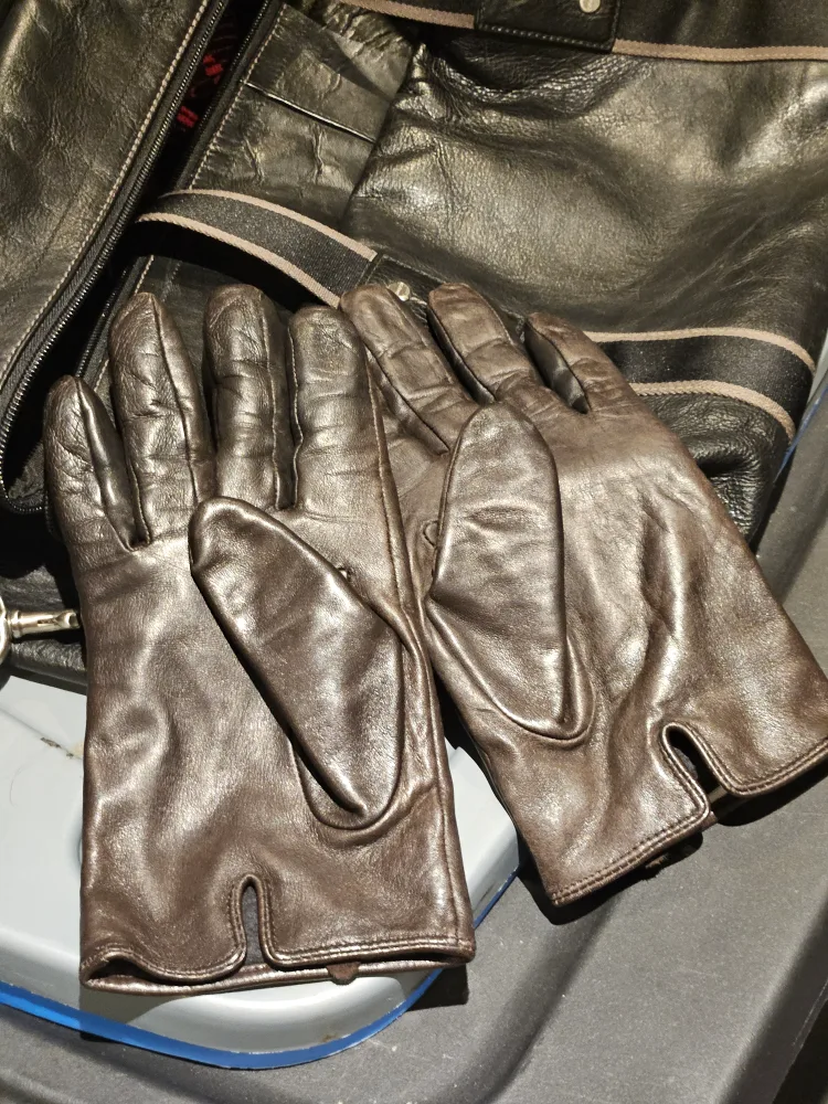 Hugo Boss Leather Gloves image indicator(2)