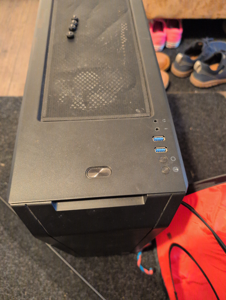 Gaming Computer Case - photo 4