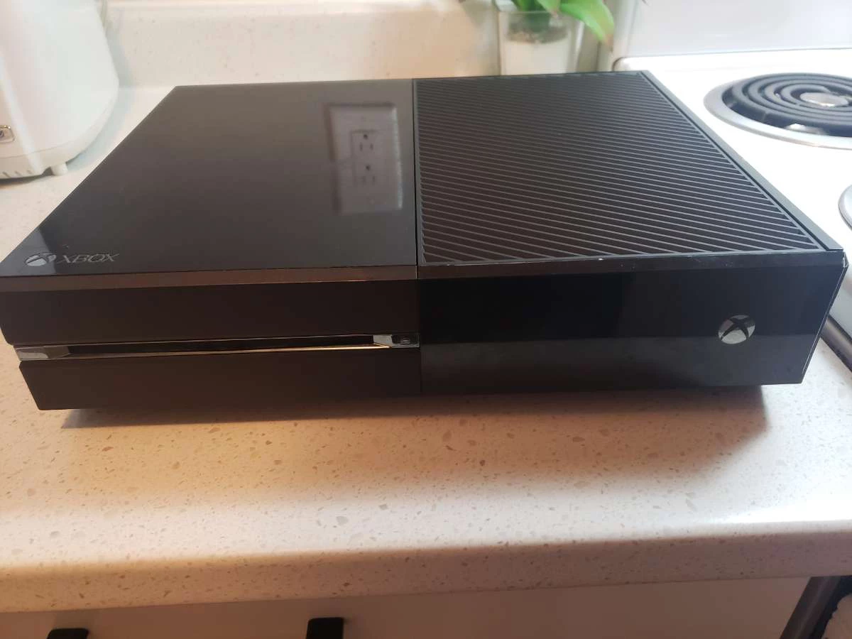 500gb Xbox one with cords & Controller - photo 3