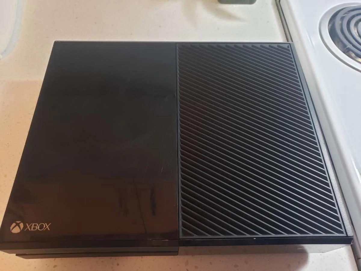 500gb Xbox one with cords & Controller - photo 4