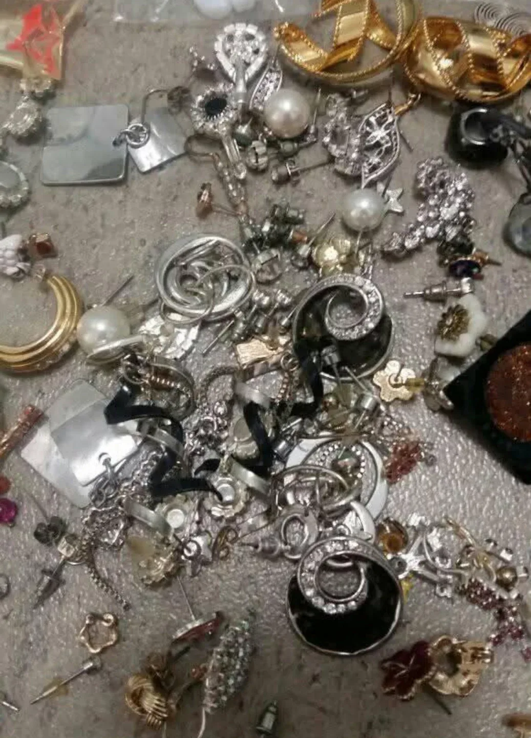 Earrings and Rings Lot Jewelry Costume Random image indicator(3)