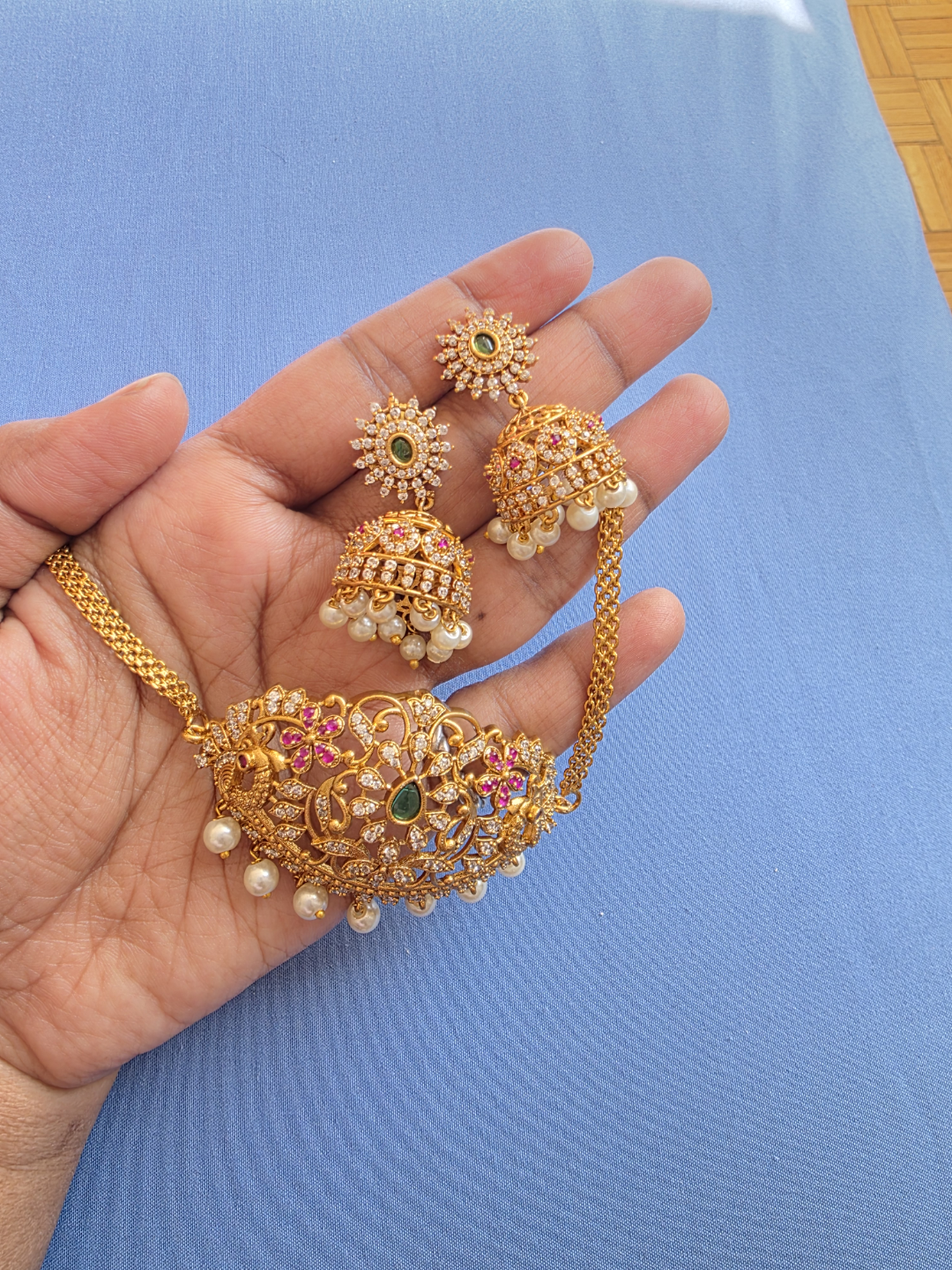 Gorgeous Gold-Tone Choker Necklace Set with Earrings - photo 2