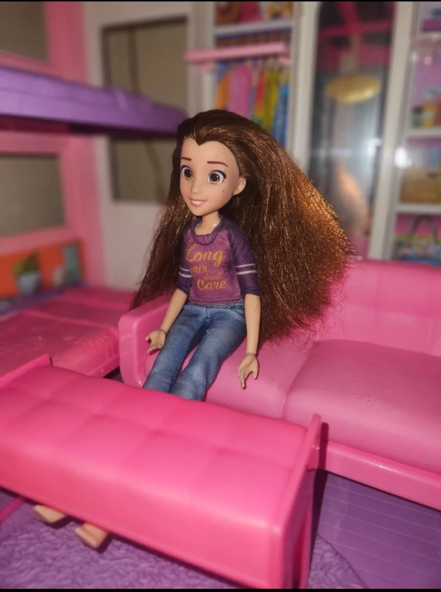 Barbie Dreamhouse with Dolls and Accessories image indicator(5)