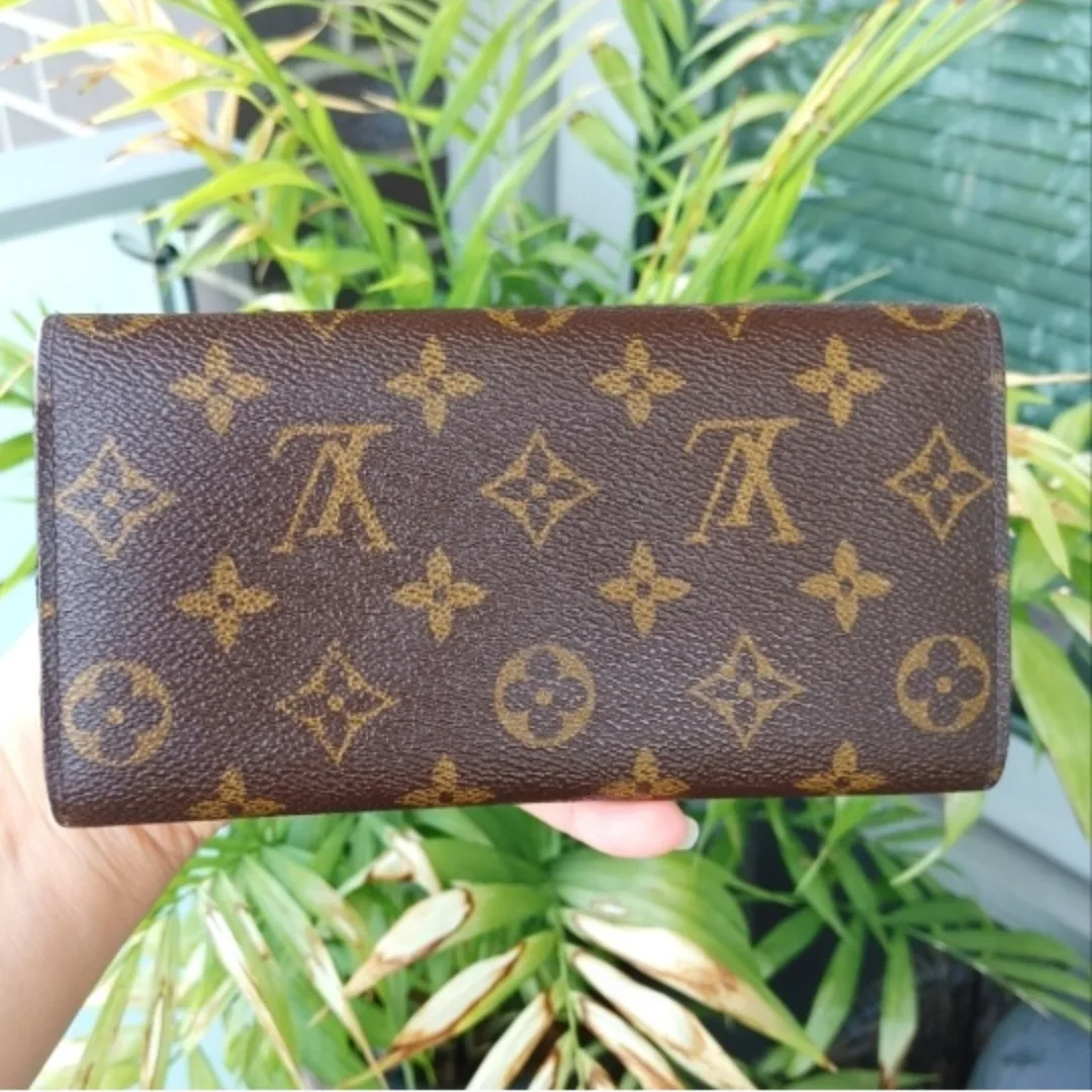 Louis Vuitton Monogram Canvas Wallet image indicator(2)