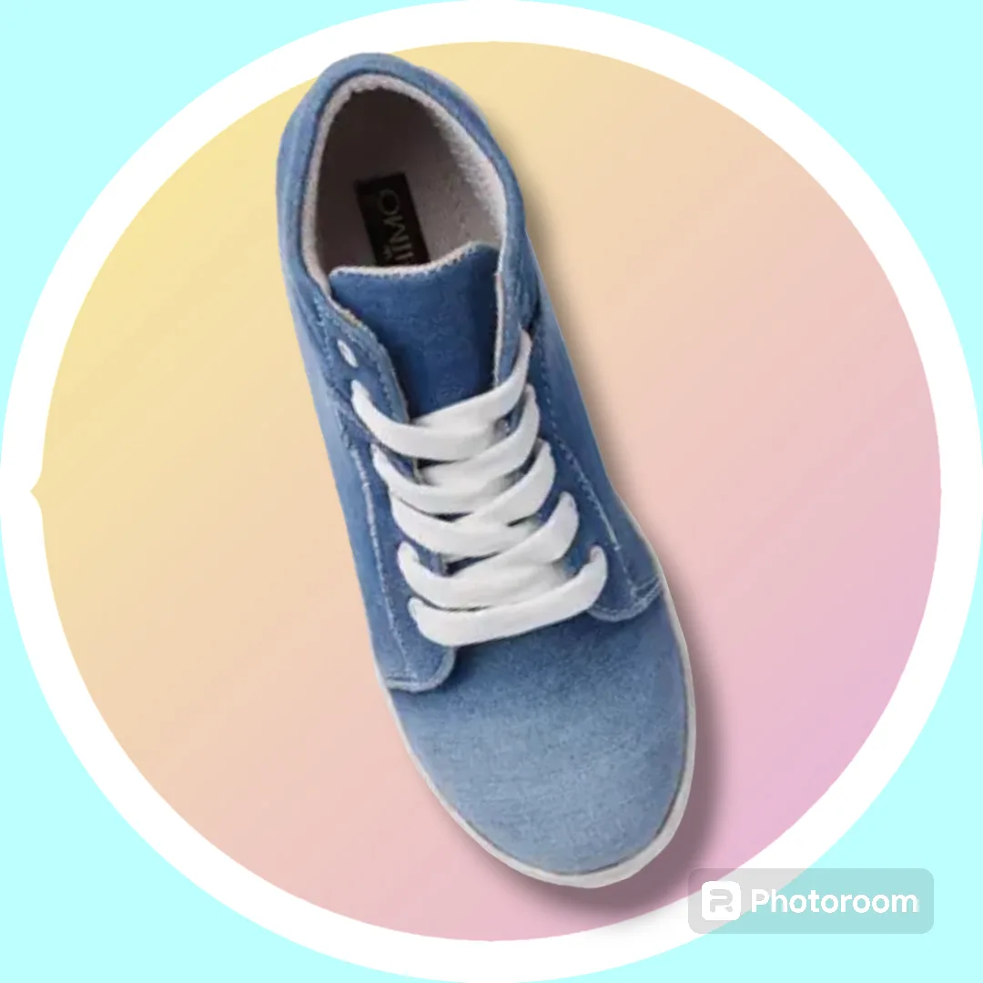 NEW Sz 8 Avon Cushion Walk Cushioned Insoles Sneakers image indicator(4)